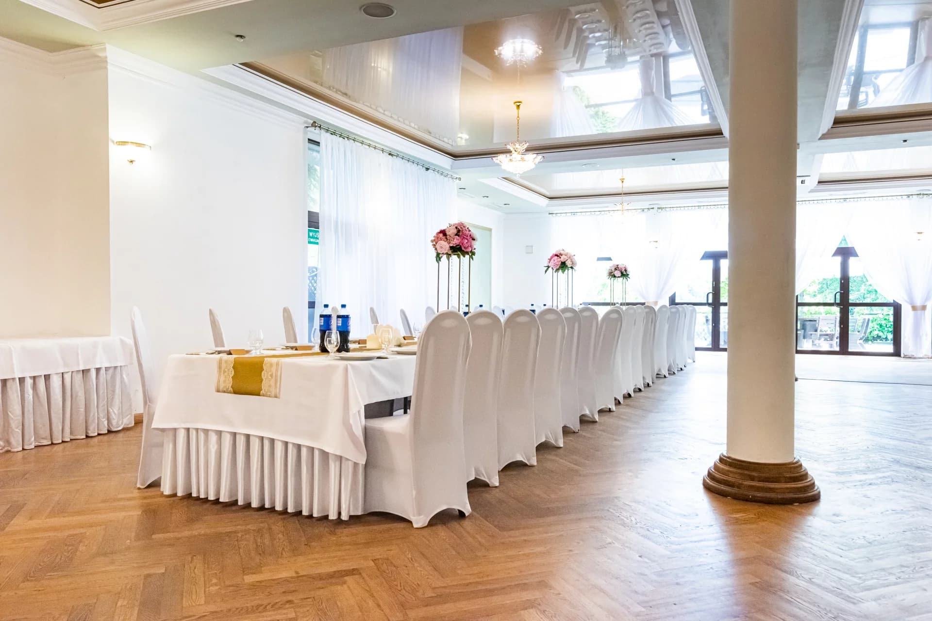 Przestronna sala bankietowa Zacisza Zbiczno